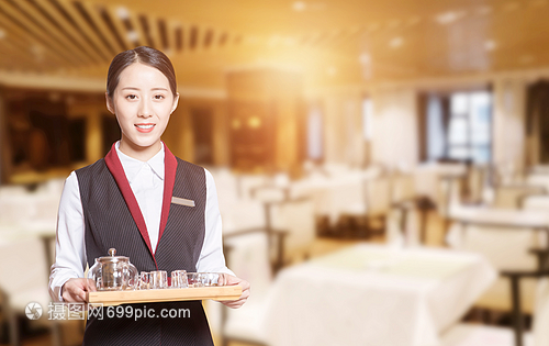 餐飲服務(wù)中的無(wú)名英雄 飯店服務(wù)員的多維角色與價(jià)值